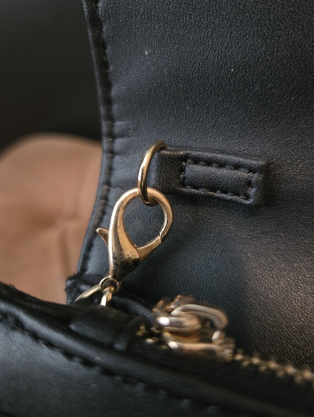 Bebe Sophia Black Quilted Crossbody with Gold Chain Strap - Picture 12 of 16